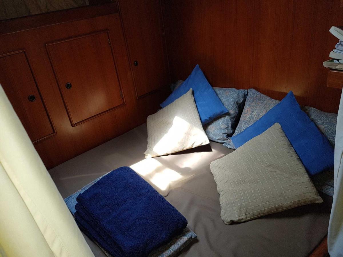 Hotel en barco On A Beautiful Ocean Going Classic Schooner! Barcelona