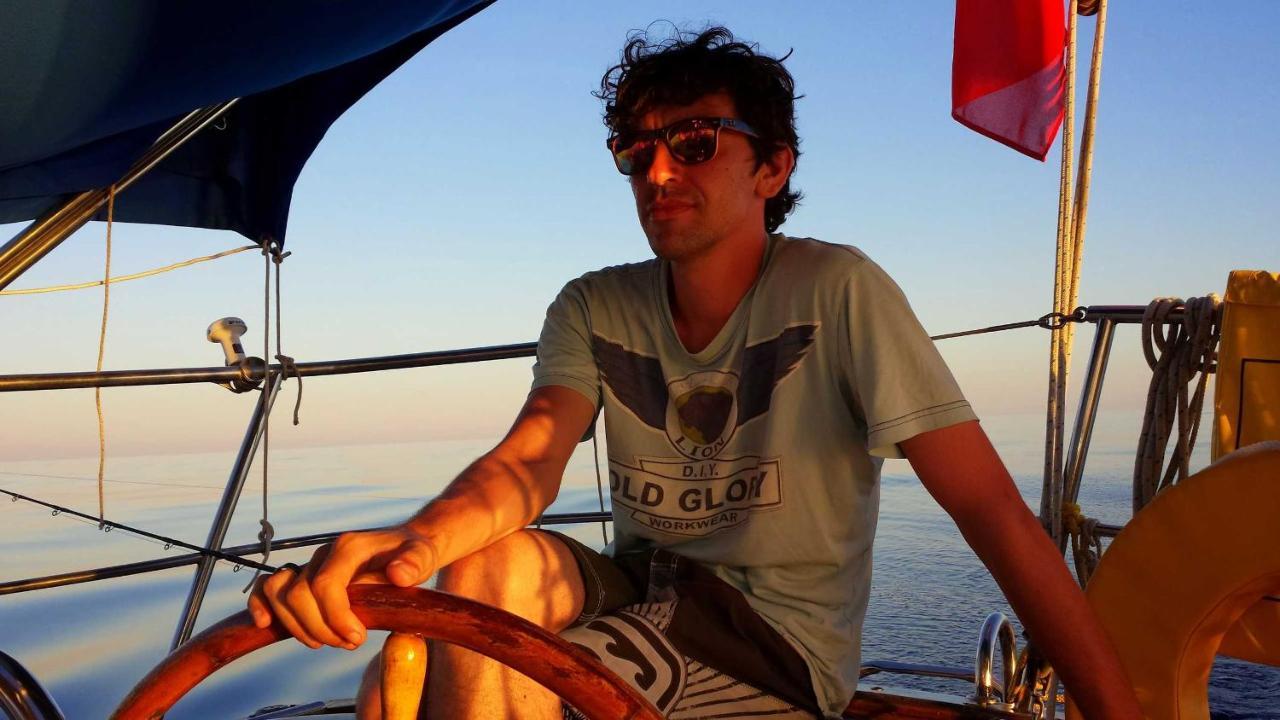 Hotel en barco On A Beautiful Ocean Going Classic Schooner! Barcelona