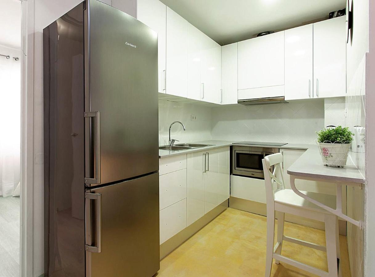 Miquel Angel - In Sants Large Community Terrace Apartamento *