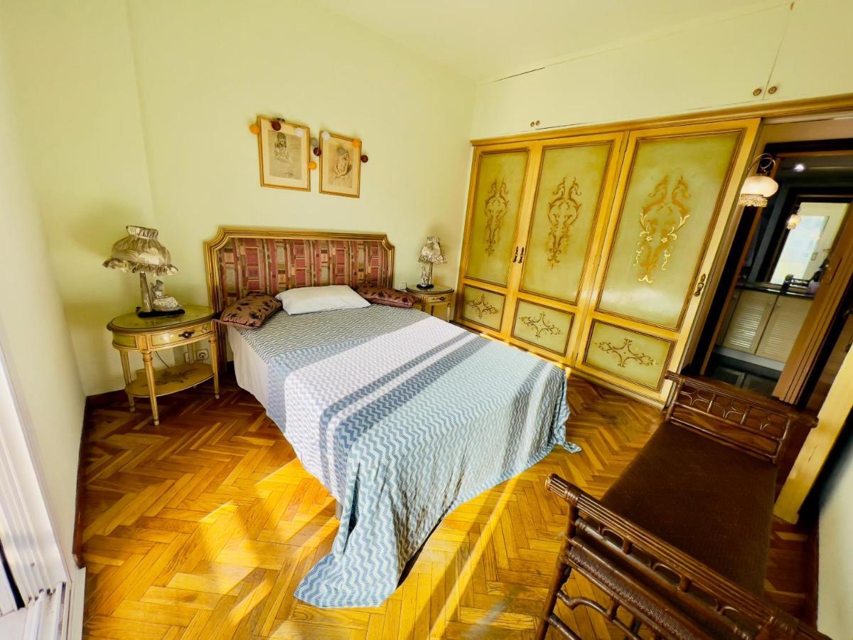 Homestay Your Second In With Private And Private Bathroom Close To Montjuic, Pl Espana, La Rambla, Ferry Port
