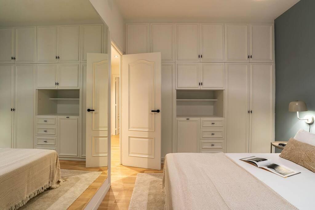 Apartment Modern Stylish 3 Bedroom Arco De Triunfo