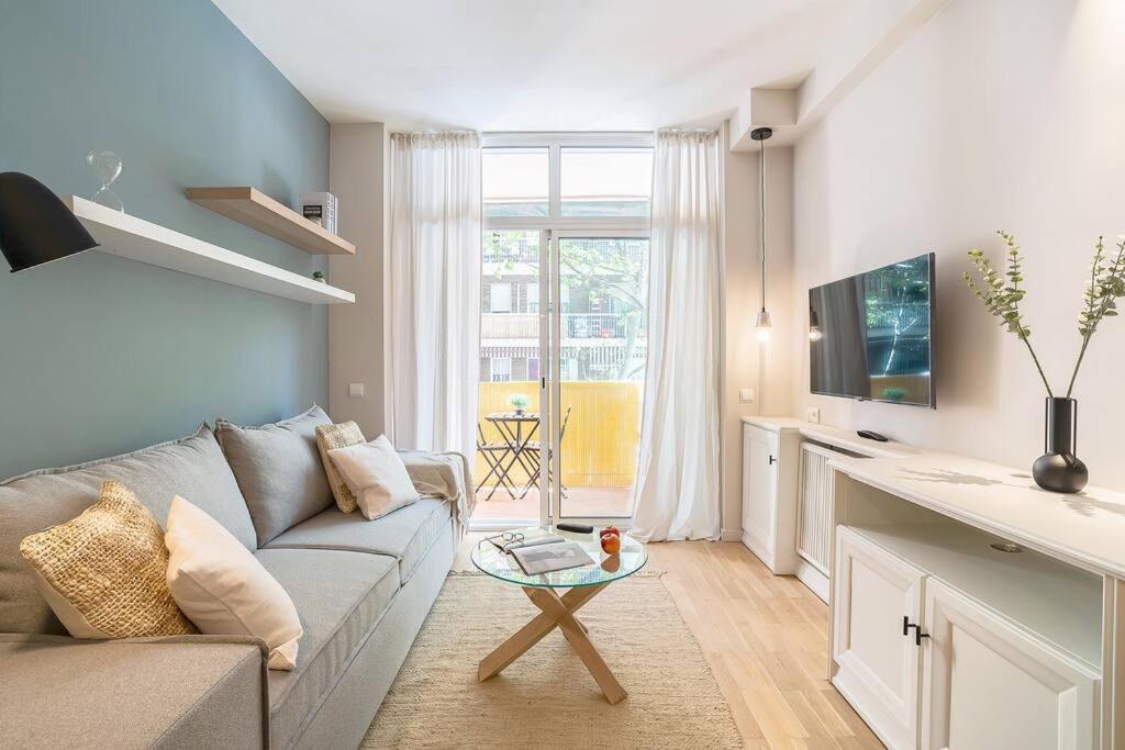 Modern Stylish 3 Bedroom Arco De Triunfo Apartment