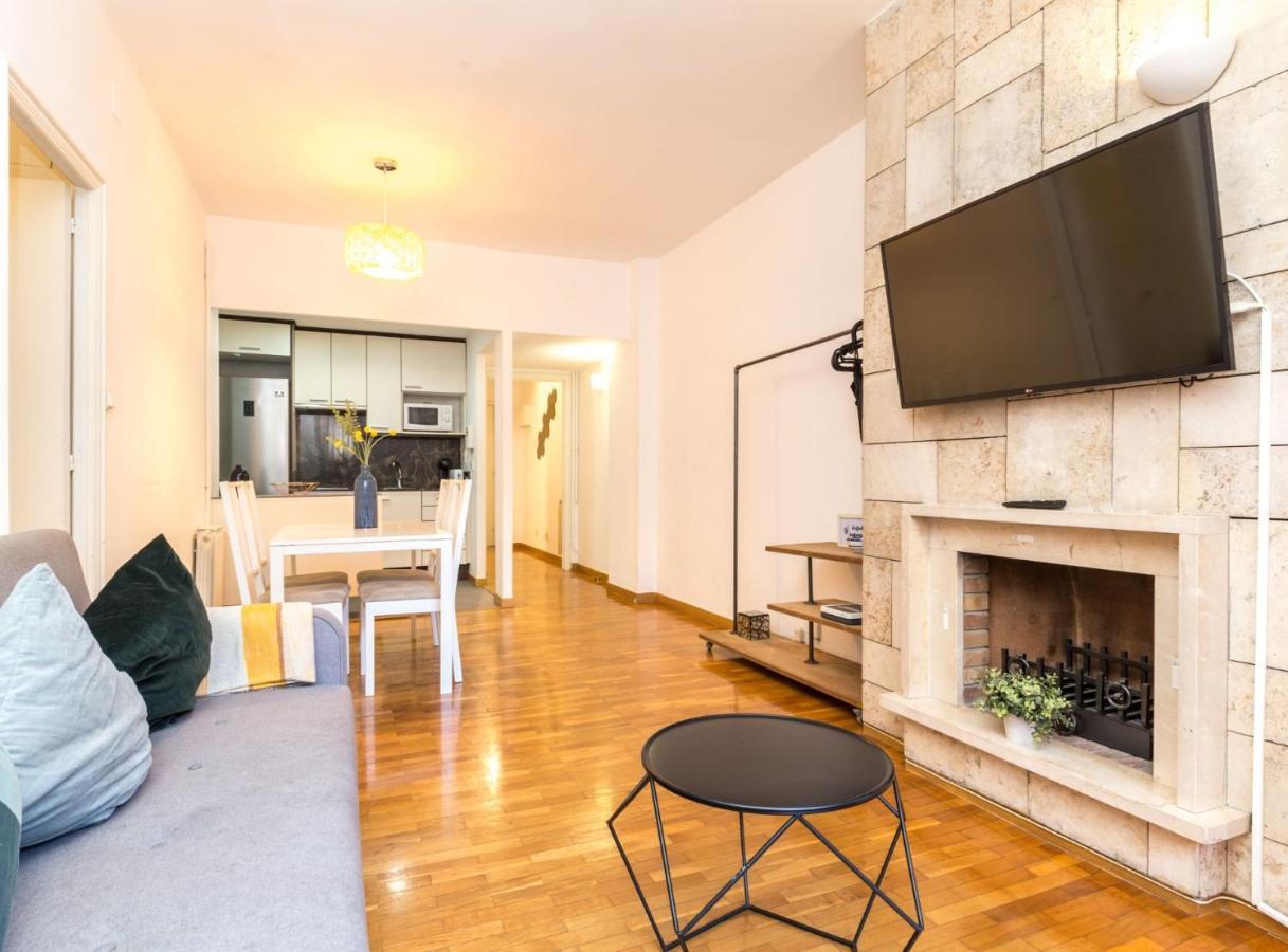 Apartamento Find Calm At Cozy Sanctuary With Terrace Barcelona