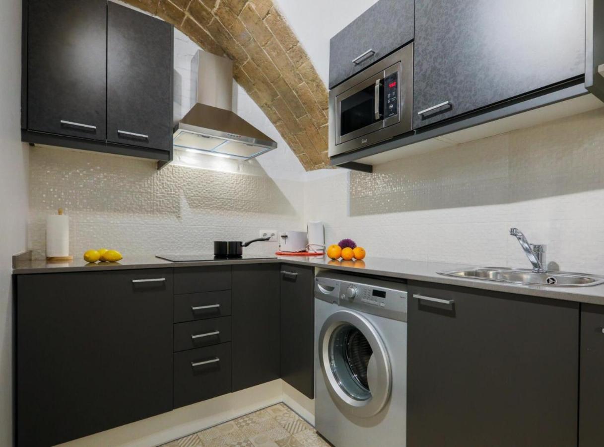 New Listing Duplex Near The Barceloneta * Barcelona