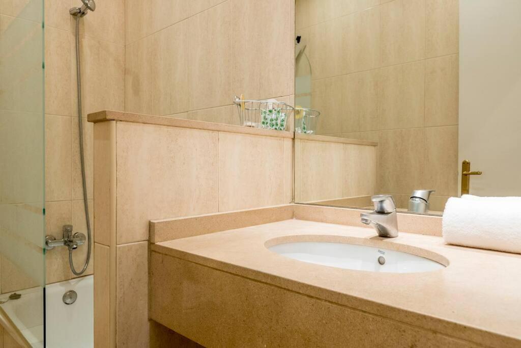 Bebarceloner Poble Nou - 2 Bedroom Apartamento *