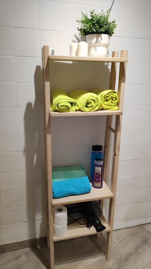 With Bathroom, Refrigerator And Microwave Apartment Barcelona