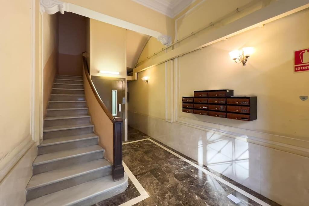 Apartment Bebarceloner Eixample - 3 Bedrooms