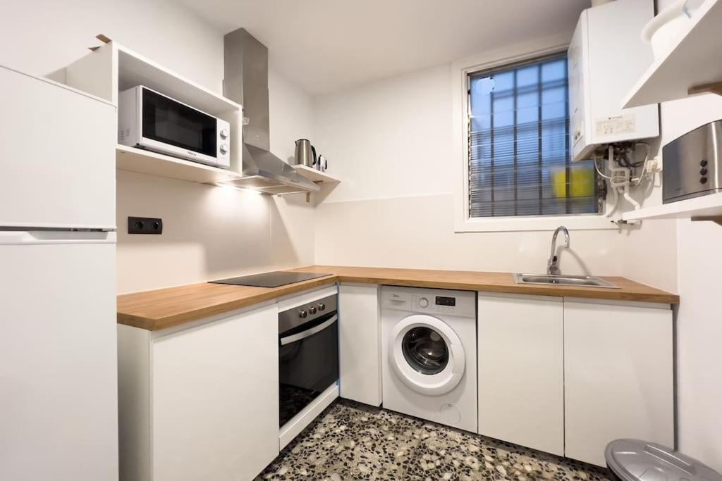 Apartment Bebarceloner Eixample - 3 Bedrooms Barcelona