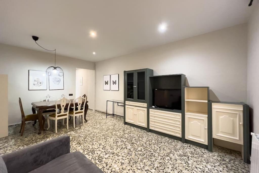 Apartment Bebarceloner Eixample - 3 Bedrooms *