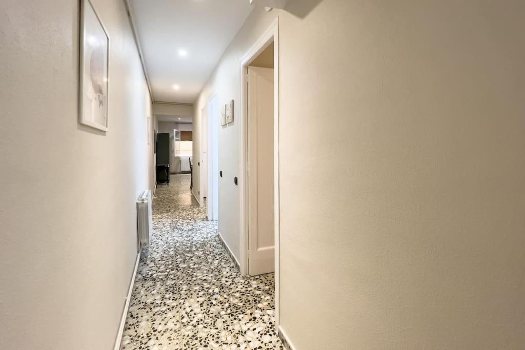 Bebarceloner Eixample - 3 Bedrooms Apartment