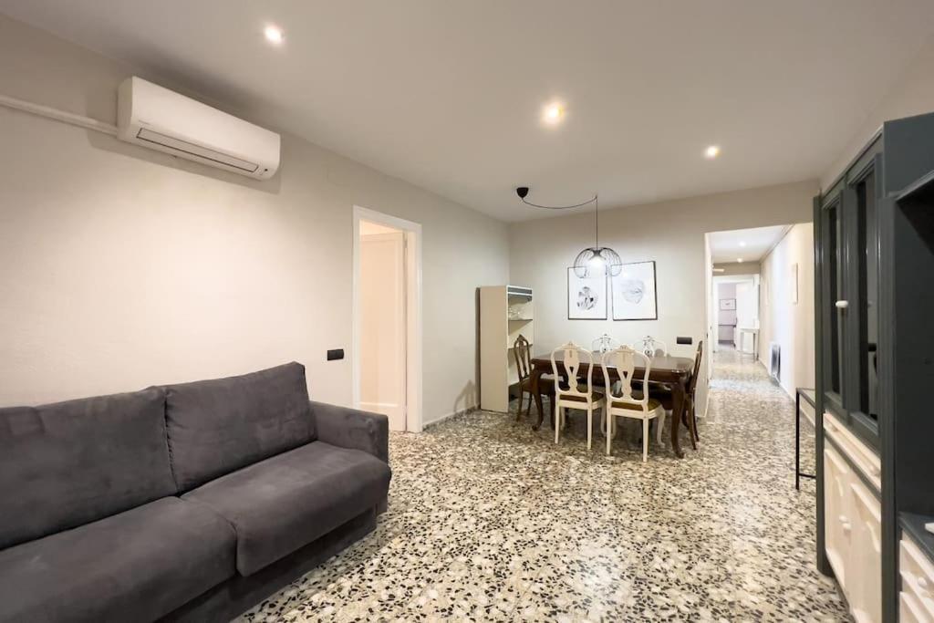 Apartment Bebarceloner Eixample - 3 Bedrooms *