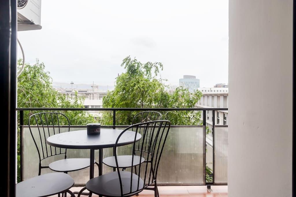 8 Min Walk To The & 10 Min Walk To Convention Centre ! * Barcelona