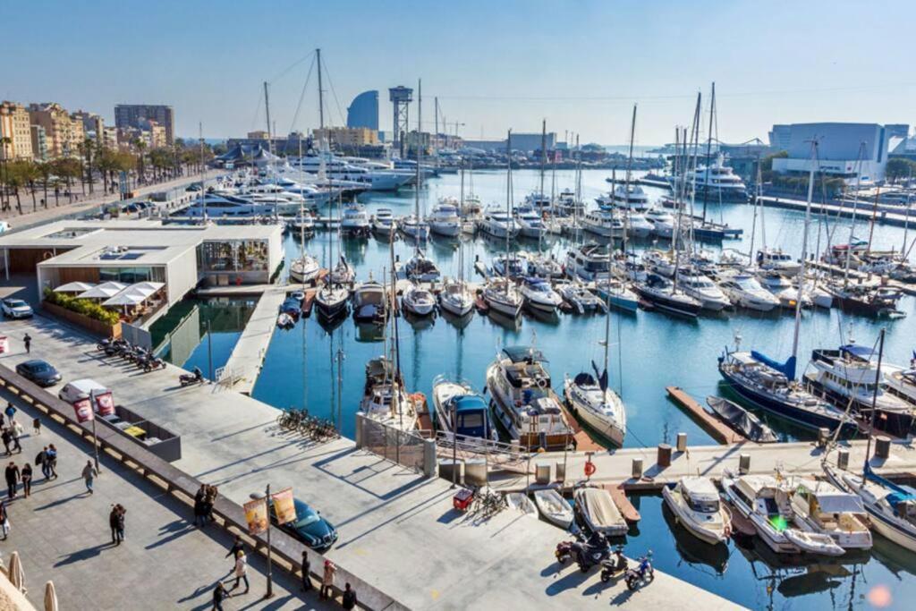 8 Min Walk To The & 10 Min Walk To Convention Centre ! Barcelona