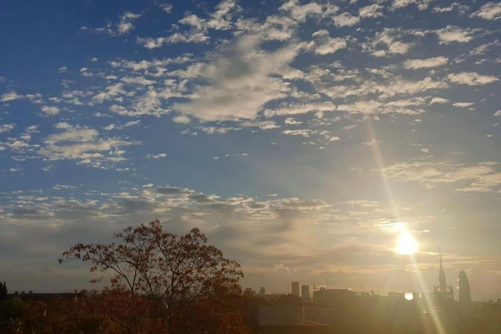 8 Min Walk To The & 10 Min Walk To Convention Centre ! Apartment Barcelona