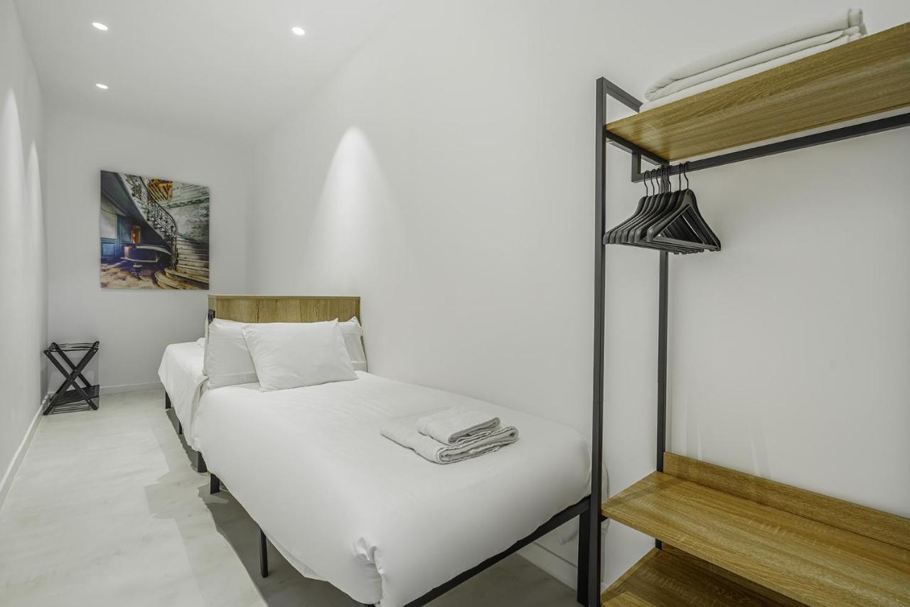 The White Flats Sant Antoni Apartment