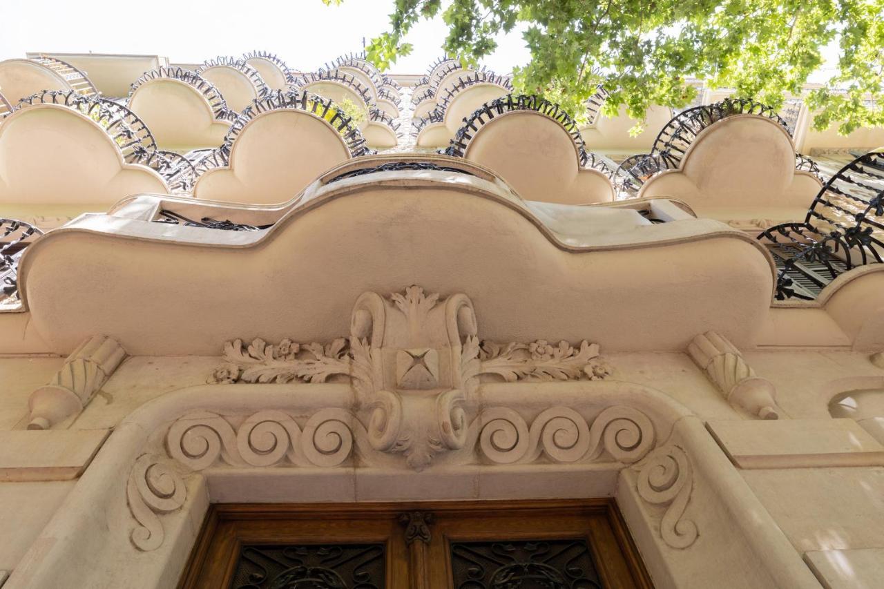 Aparteasy - Modernist Flat In Eixample Center