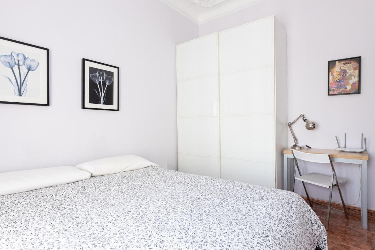 Aparteasy - Modernist Flat In Eixample Center *