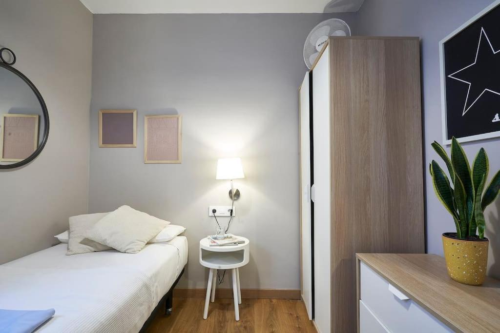 Bebarceloner Eixample - 2 Bedrooms Apartment