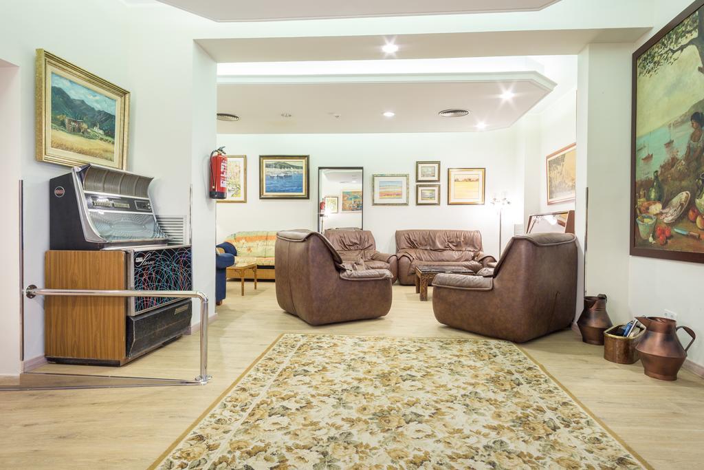 Hotel Cortes Rambla 3*