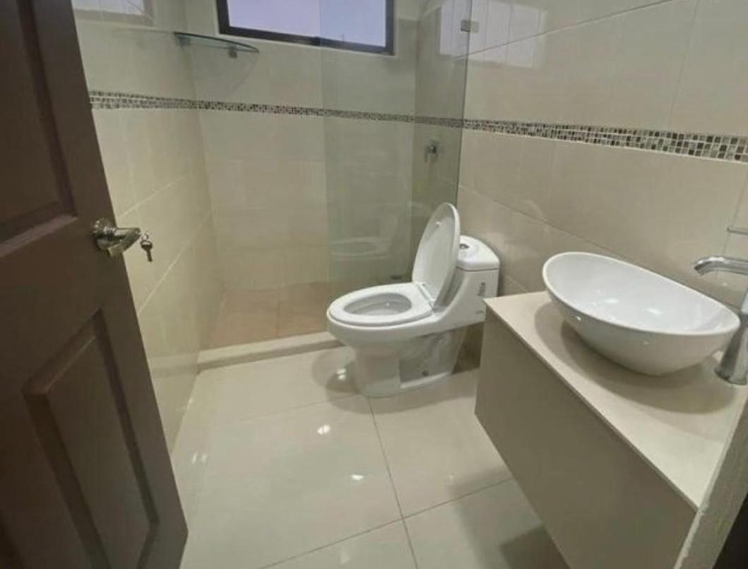 Apartahotel Con Bano Privado Sagrada Familia *