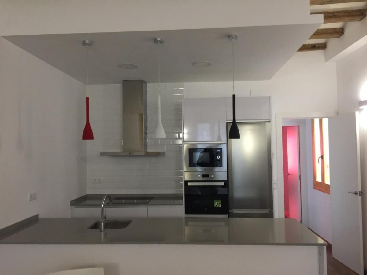 Big Bright Spacious Center Apartment