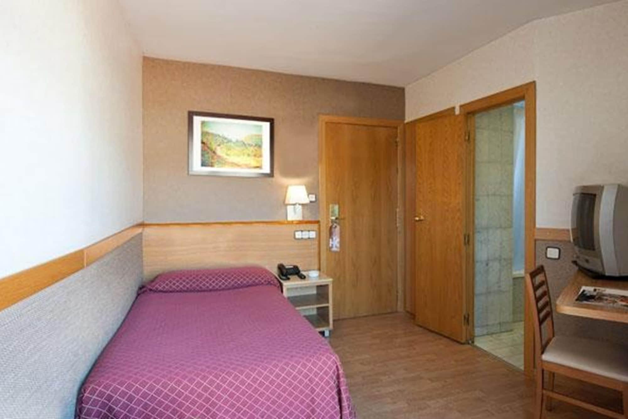 Catalonia Park Güell Hotel 3*