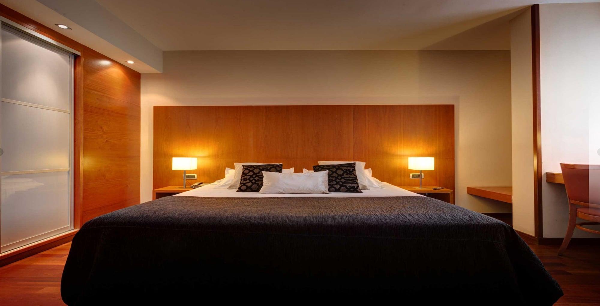 Acevi Villarroel Hotel 4*