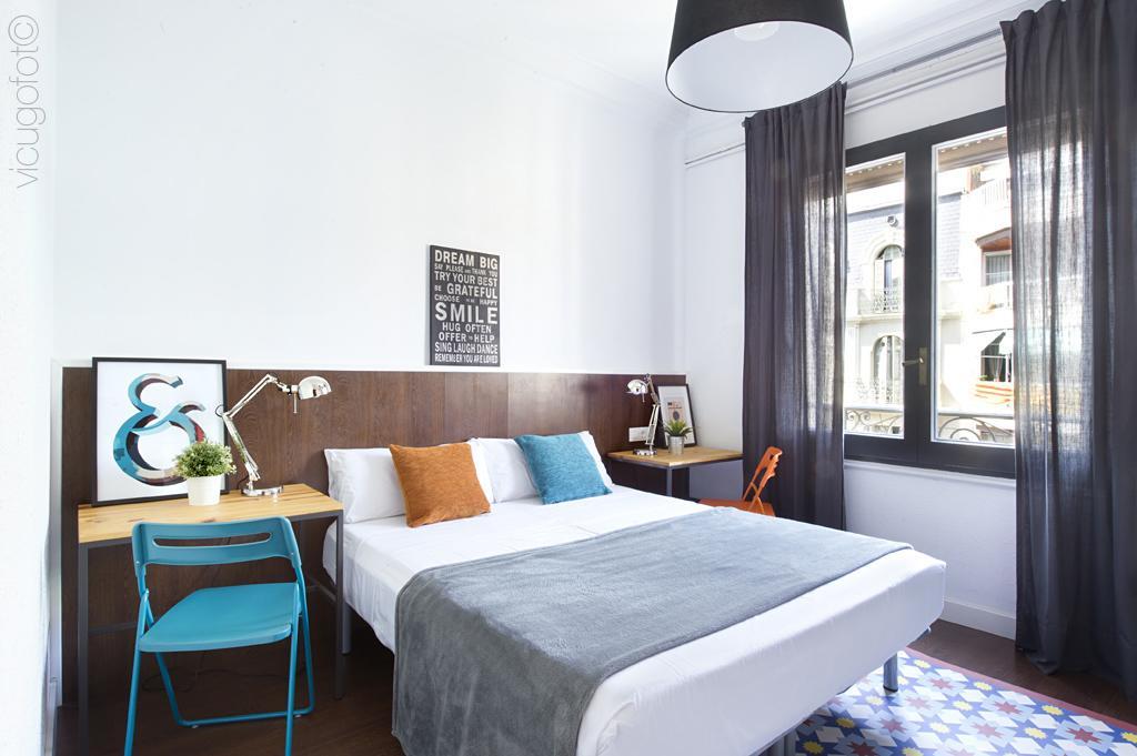 De 185 M² En Ensanche, Con 8 Habitación Apartamento