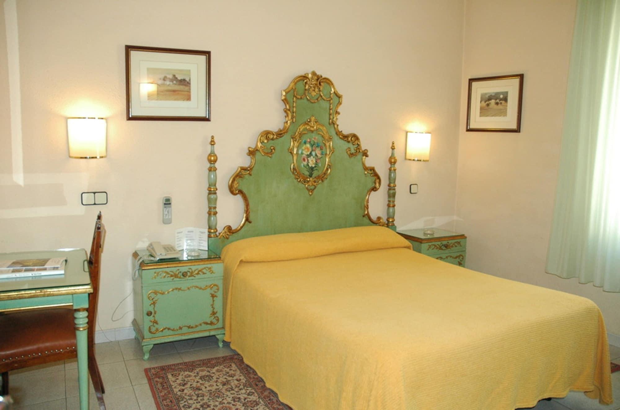 Mesón Castilla Atiram 3*
