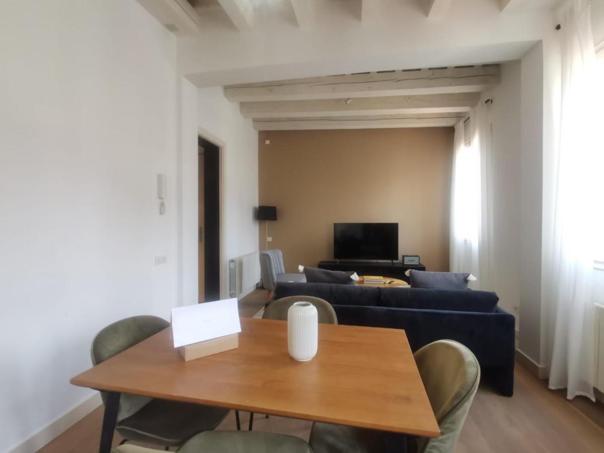 Luxury 2br Location *