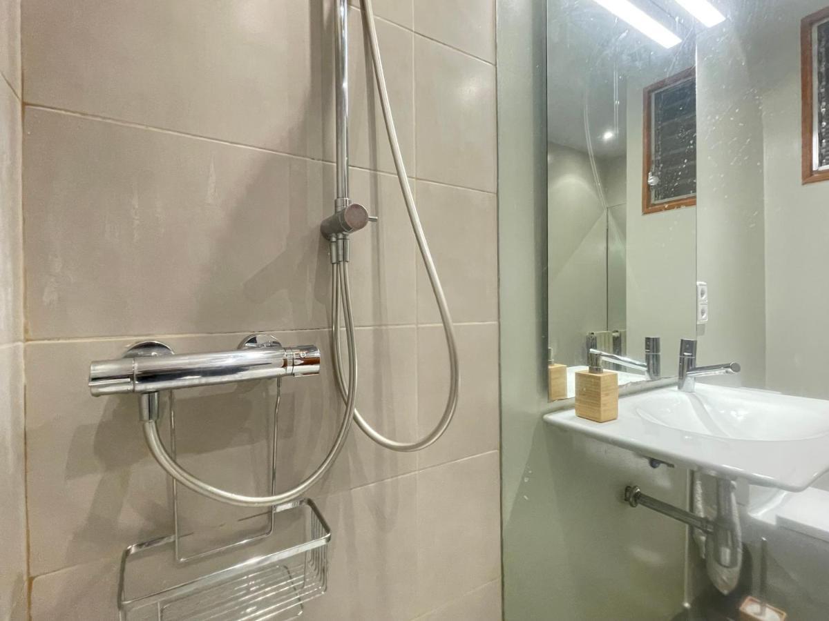 The In The Gothic Quarter With Bathroom Bed and breakfast