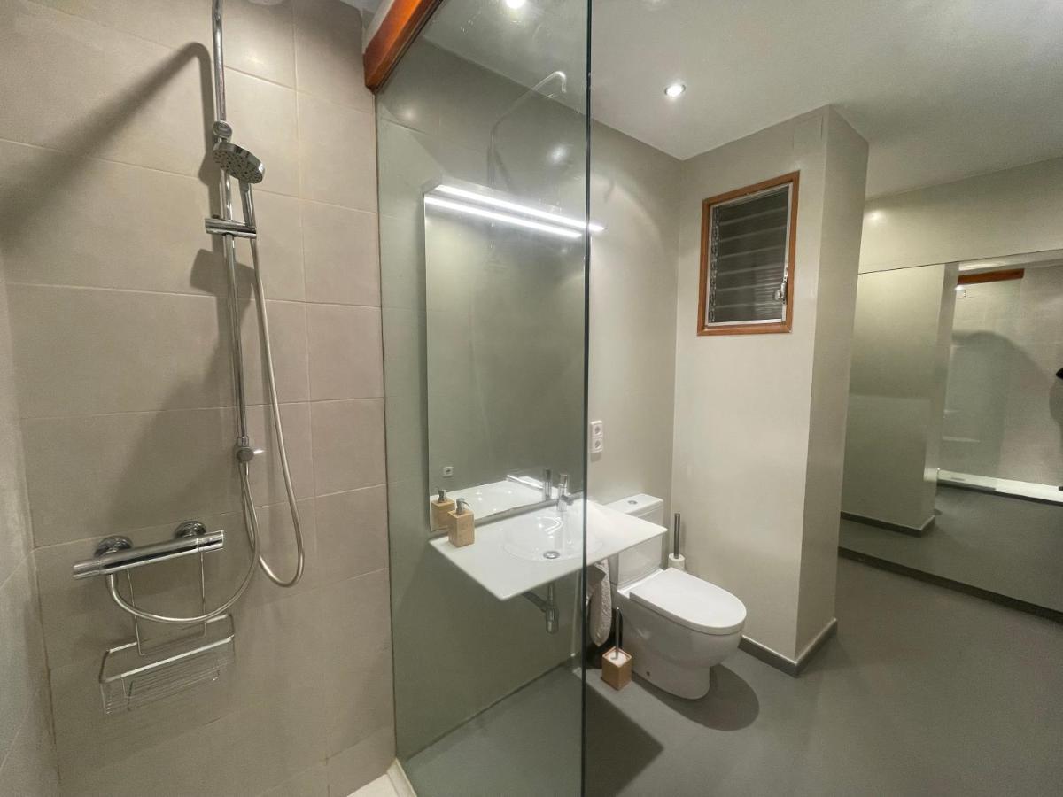 The In The Gothic Quarter With Bathroom Bed and breakfast Barcelona