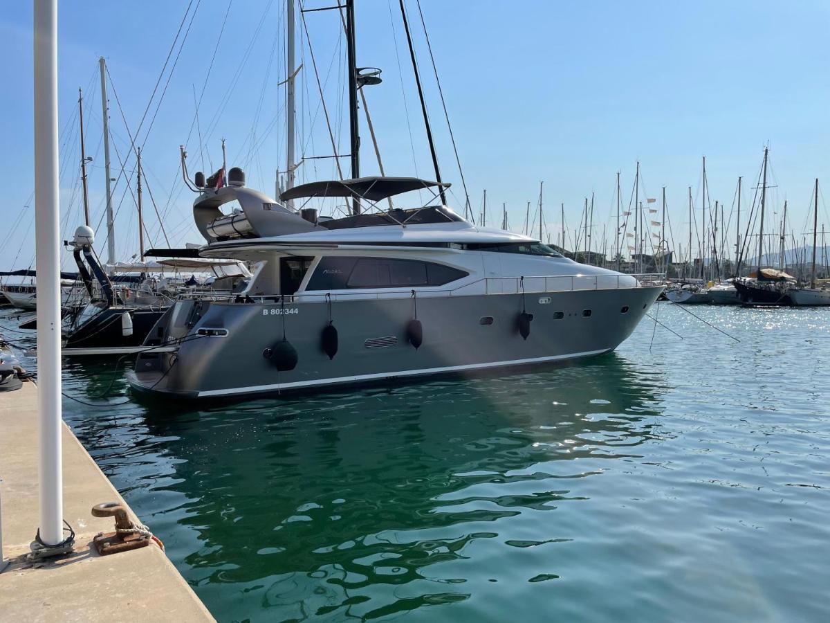 Hotel en barco Motoryacht 21 Avec Equipage