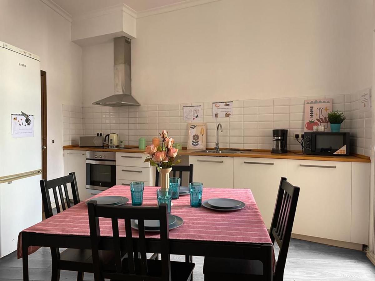 By La Rambla Rooms Hostal