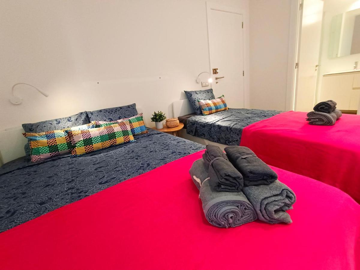 By Plaza Universidad Hostel Barcelona