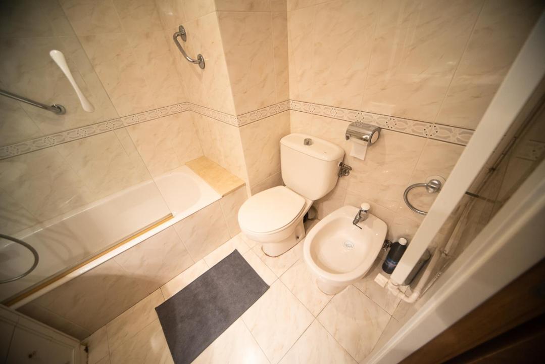 Traditional In Eixample Hostal Barcelona