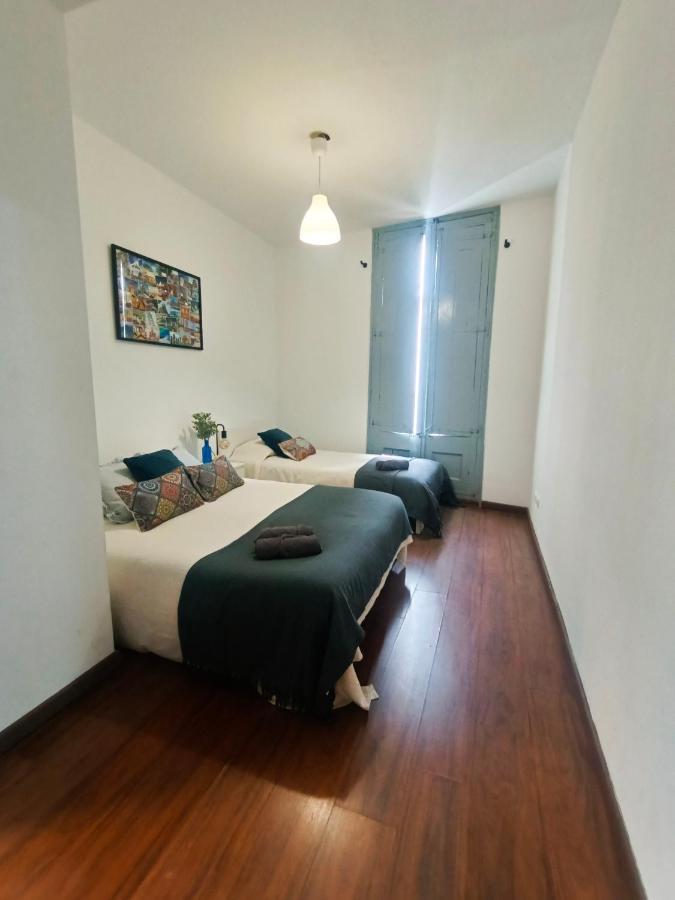 By Plaza Real Budget Hostal Barcelona