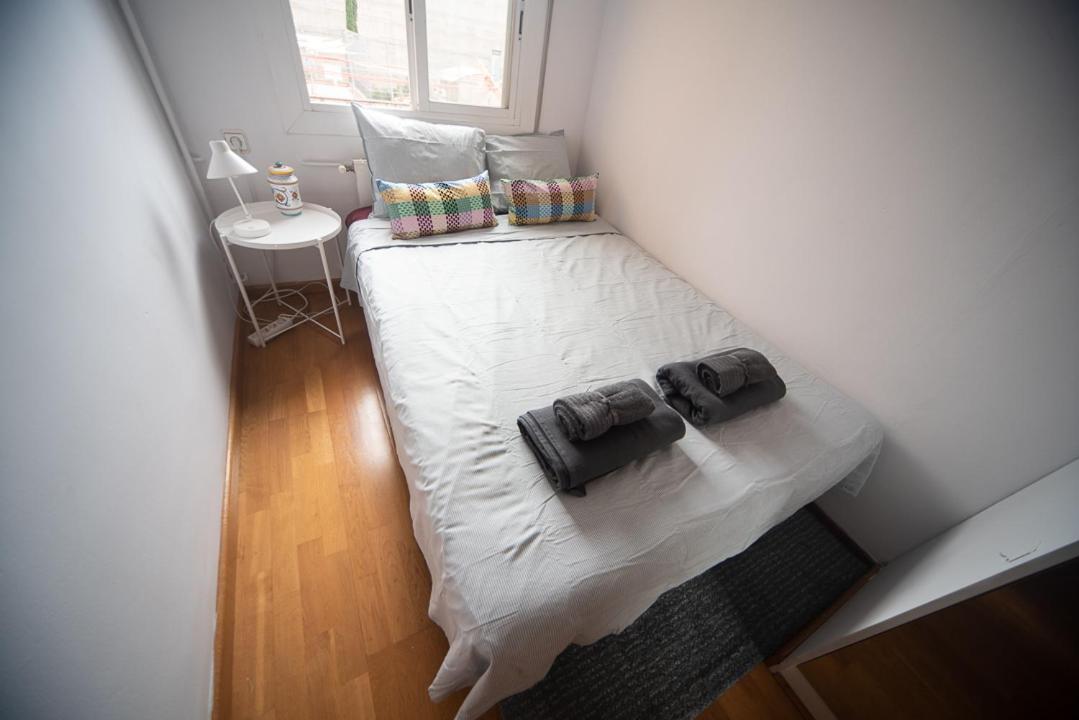 Hostal Traditional In Eixample *