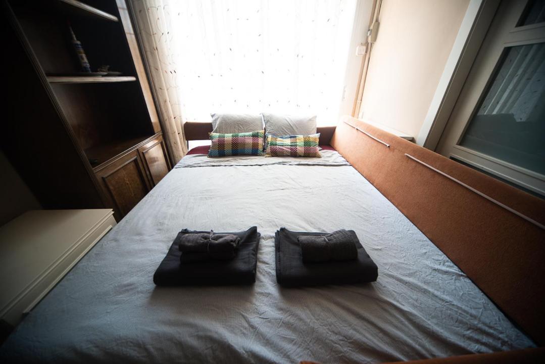Hostal Traditional In Eixample Barcelona