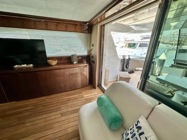 Motoryacht 21 Avec Equipage Hotel en barco