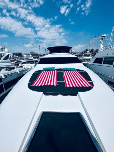 Hotel en barco Motoryacht 21 Avec Equipage
