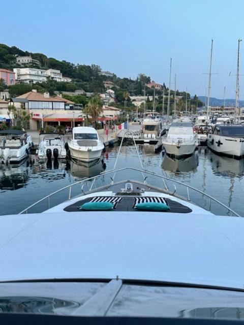 Hotel en barco Motoryacht 21 Avec Equipage