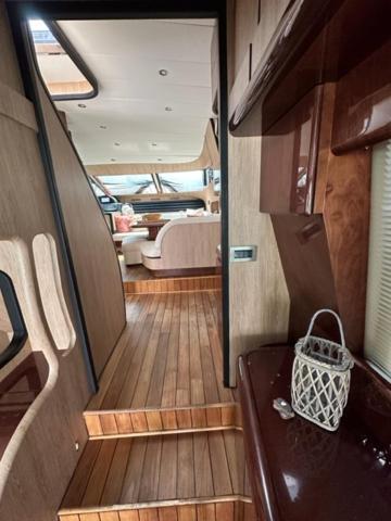 Hotel en barco Motoryacht 21 Avec Equipage *