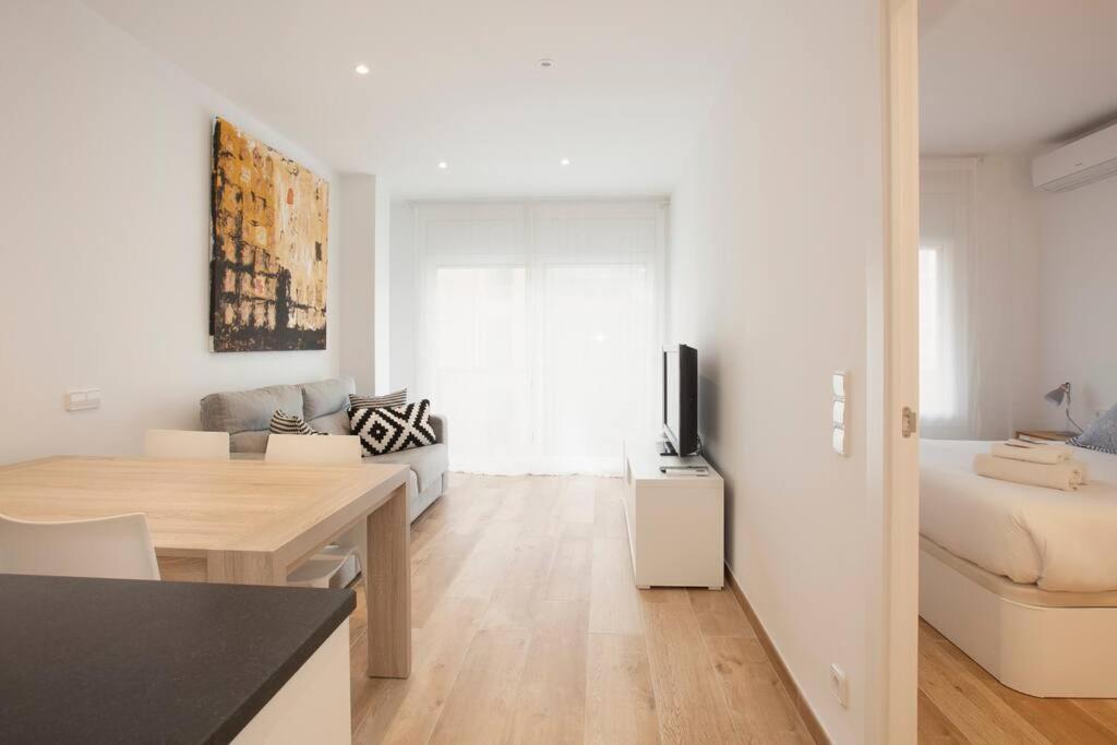 Apartment Diagonal/paseo De Gracia 4 Pax
