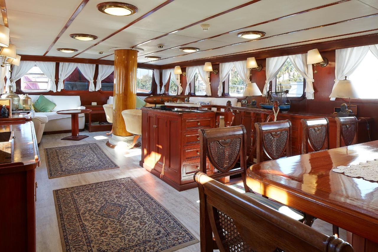 Southern Cross Hotel en barco Barcelona