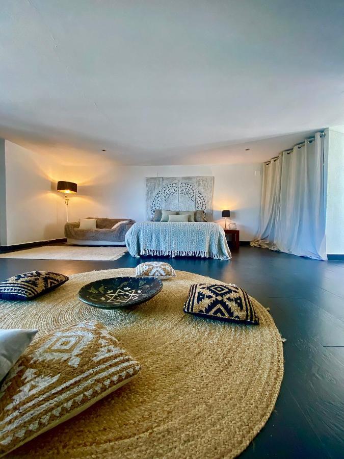 Aya House Resort *