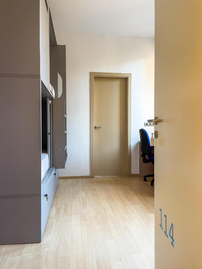 Leevin Student Barcelona