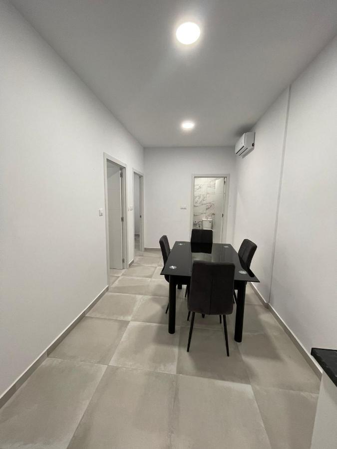 La Meridian Ii Apartment