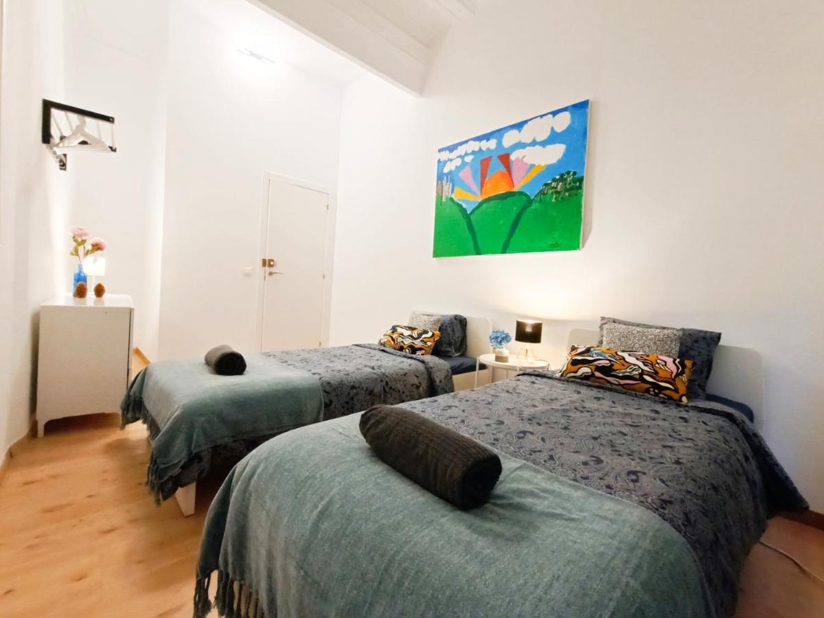 Hostal By Born