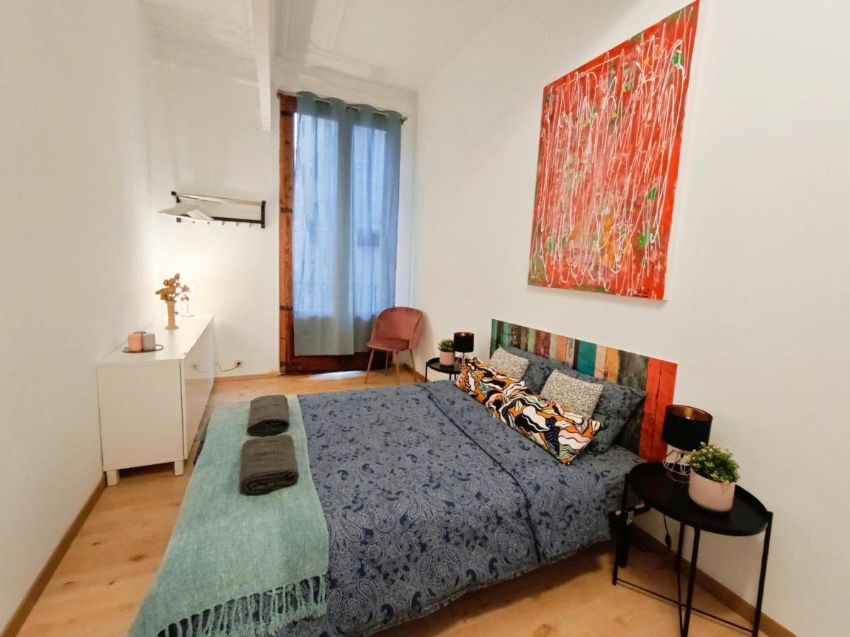 Hostal By Born *